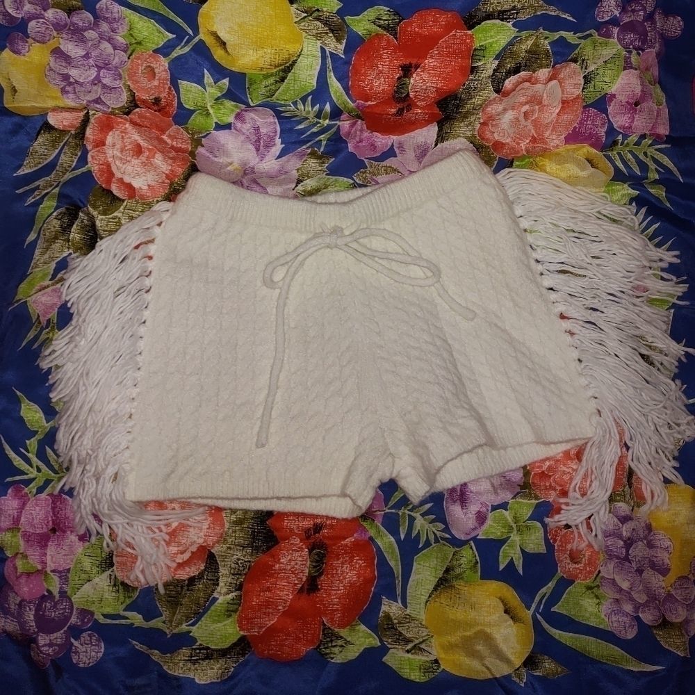 N°1 Los Angeles • Fringe Knit Sweater Shorts